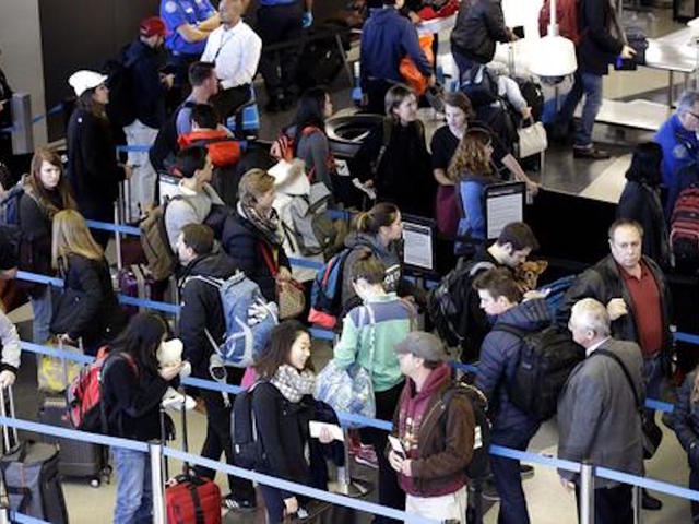 O'Hare airport workers to announce strike date Monday